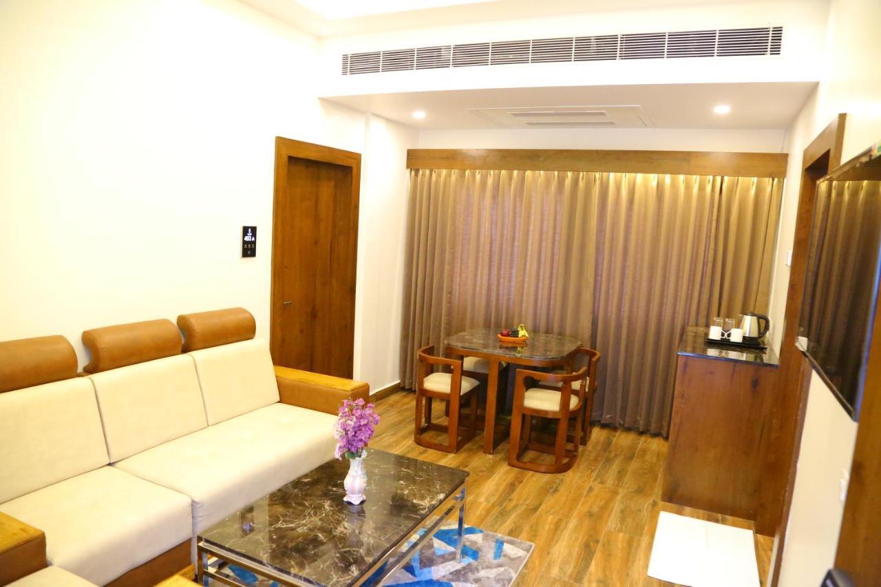 Vsr Grand Hotel Madanapalle ภายนอก รูปภาพ