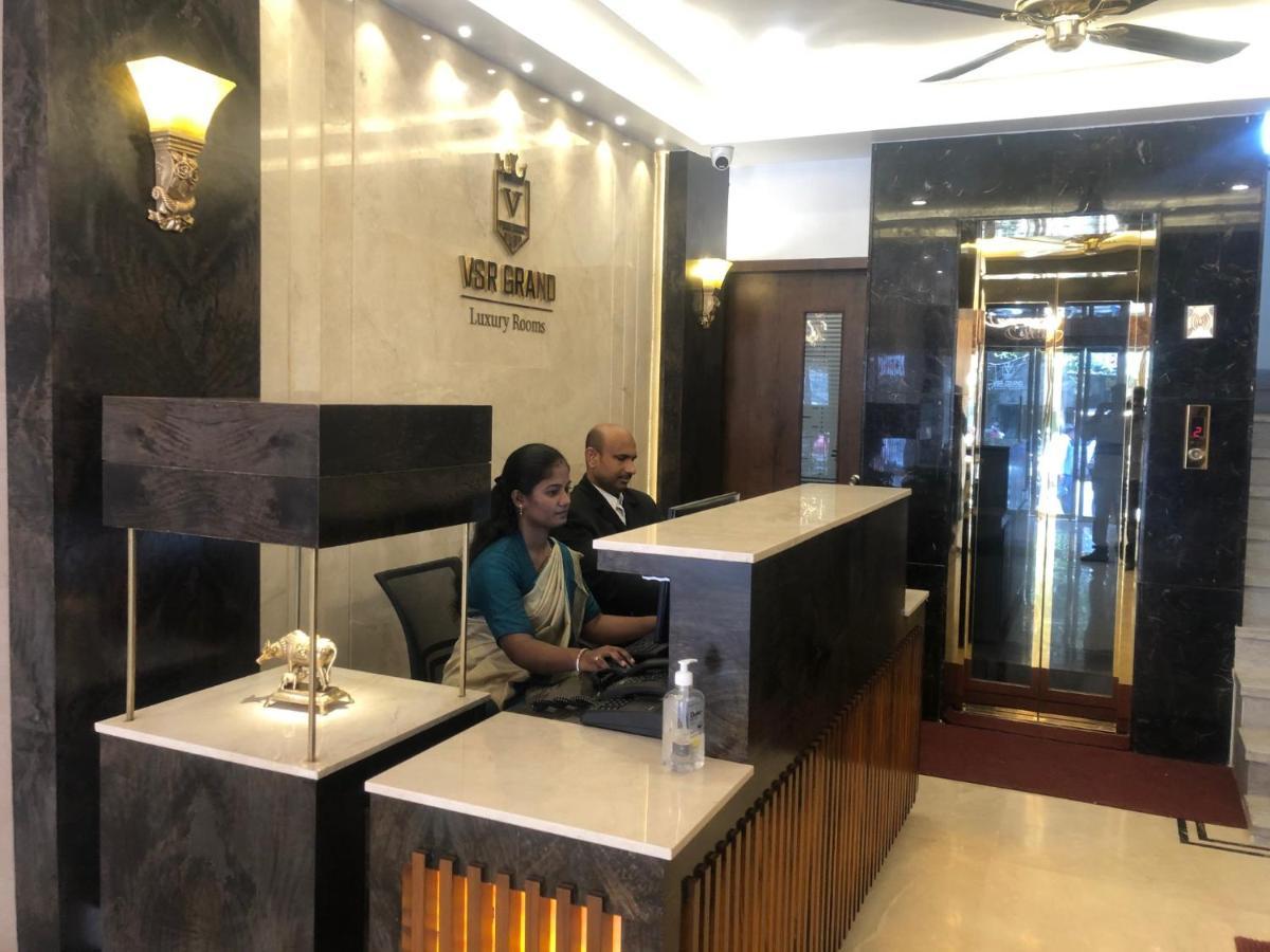Vsr Grand Hotel Madanapalle ภายนอก รูปภาพ